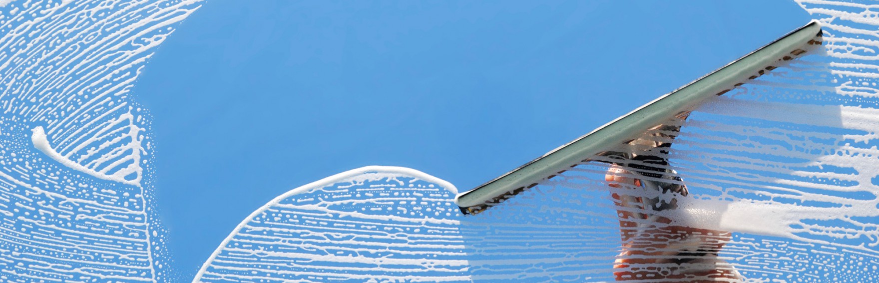 Почистване на прозорци